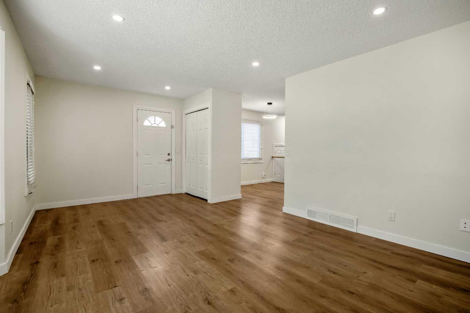 610 Strathcona Drive SW — photo 4