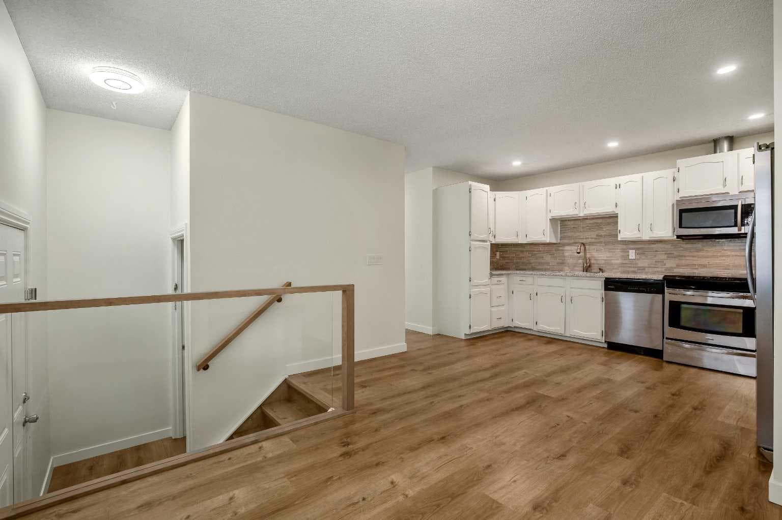 610 Strathcona Drive SW — photo 5