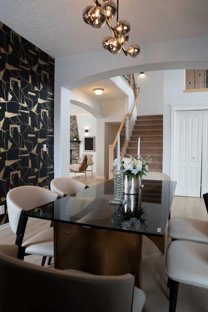 3 Strathridge Bay SW — photo 3