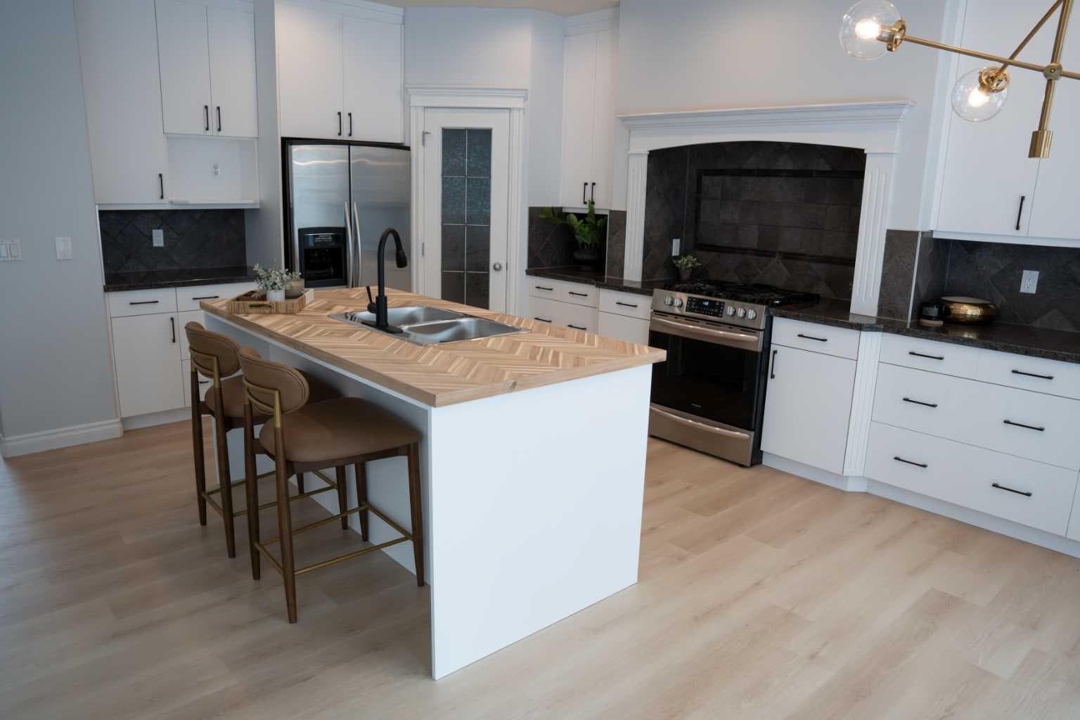 3 Strathridge Bay SW — photo 5