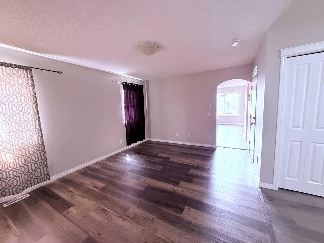 952 Taradale Drive NE — photo 5