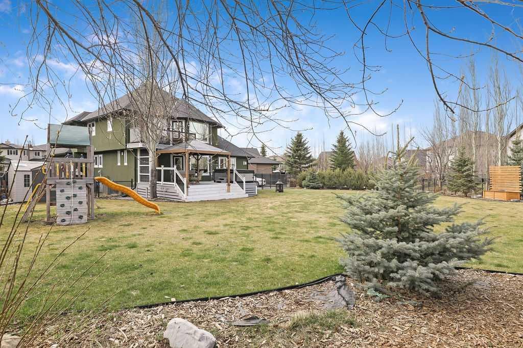 105 Lang Place — photo 4