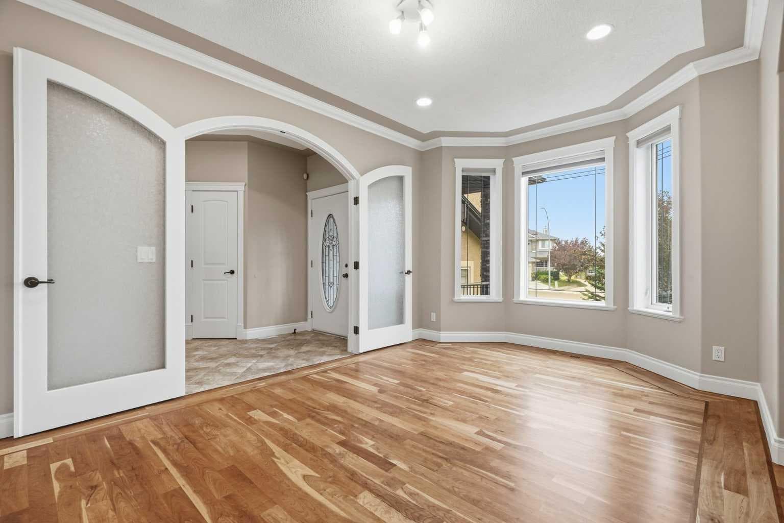 75 Royal Abbey Rise NW — photo 5