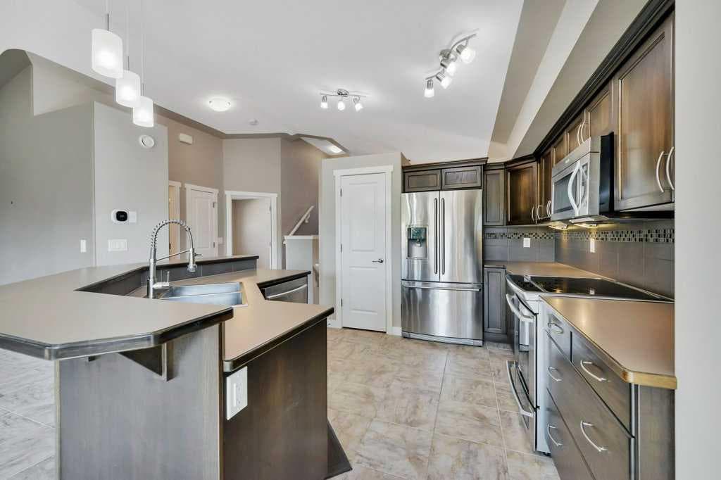 139 Garrison Circle — photo 5