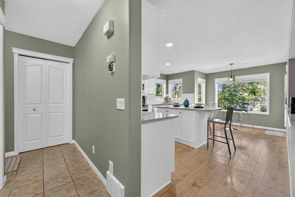 141 Douglas Glen Manor SE — photo 3