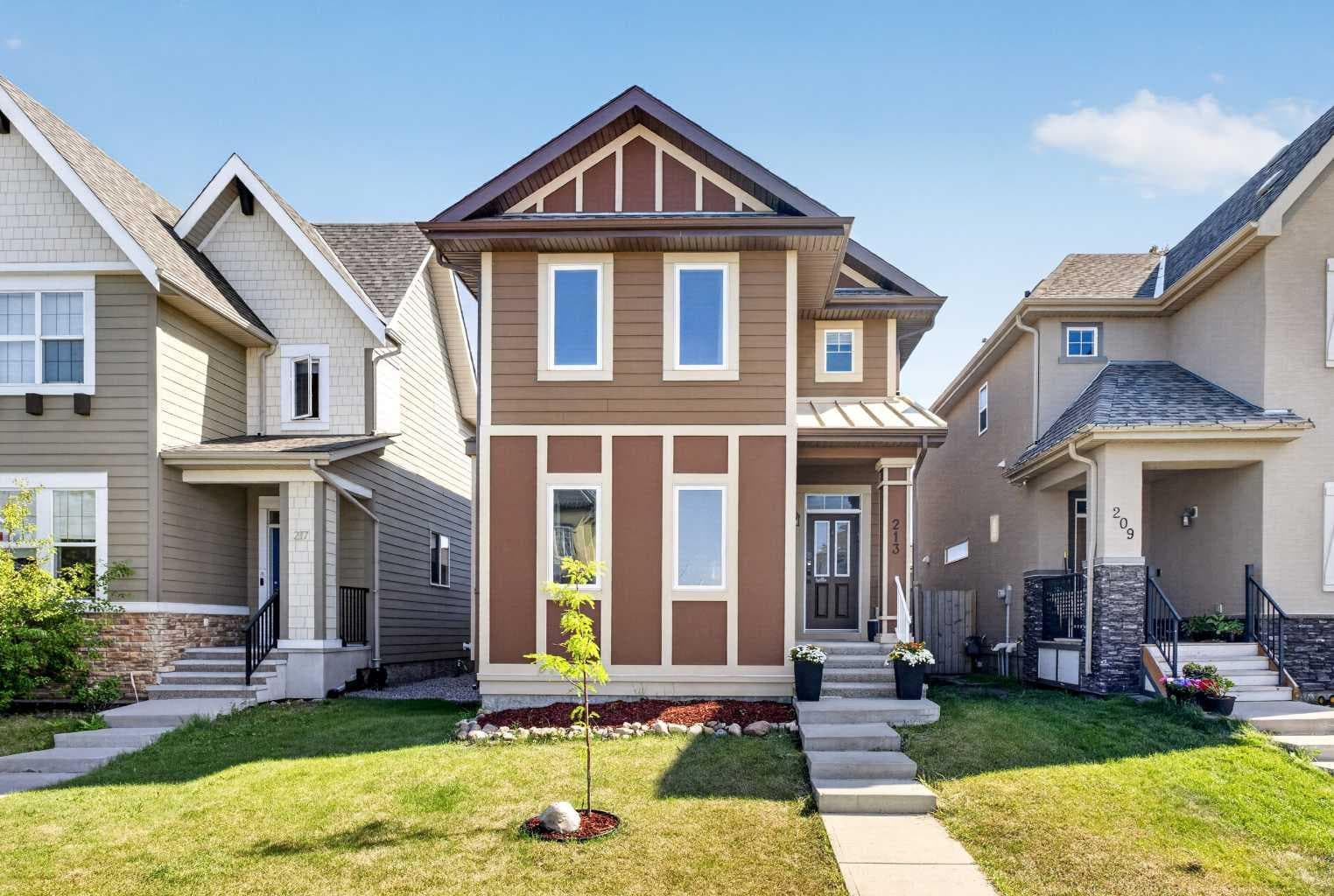 213 Mahogany Heights SE — photo 1
