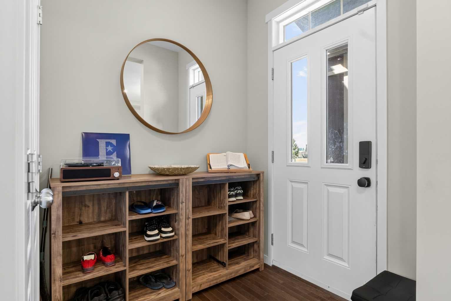 213 Mahogany Heights SE — photo 3