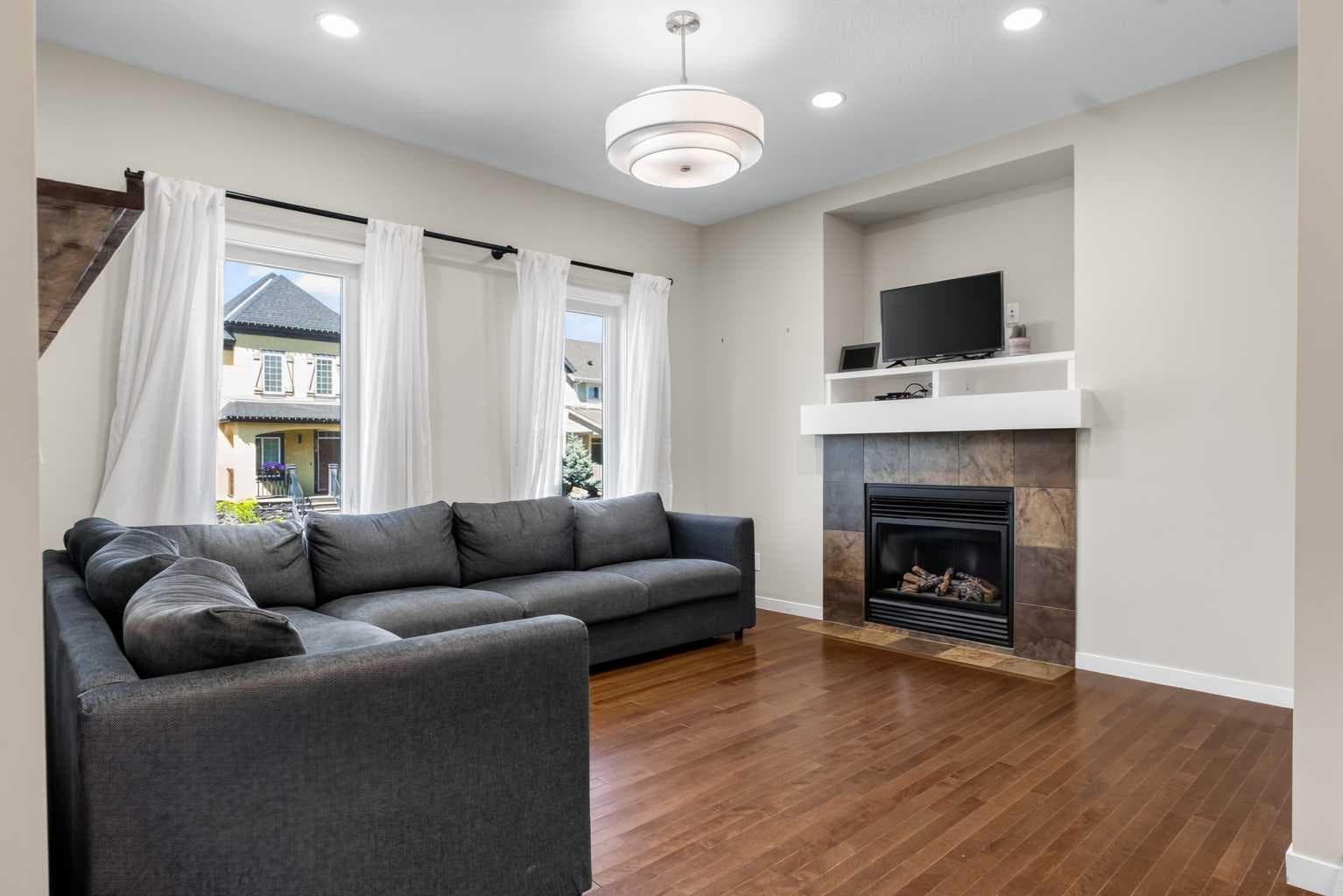 213 Mahogany Heights SE — photo 5