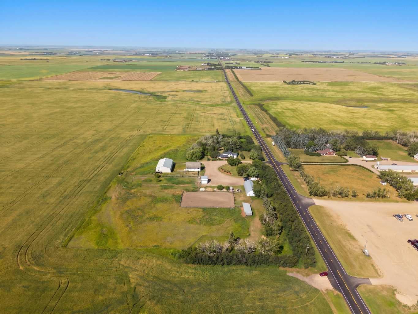 250035 Township Road 304 — photo 1