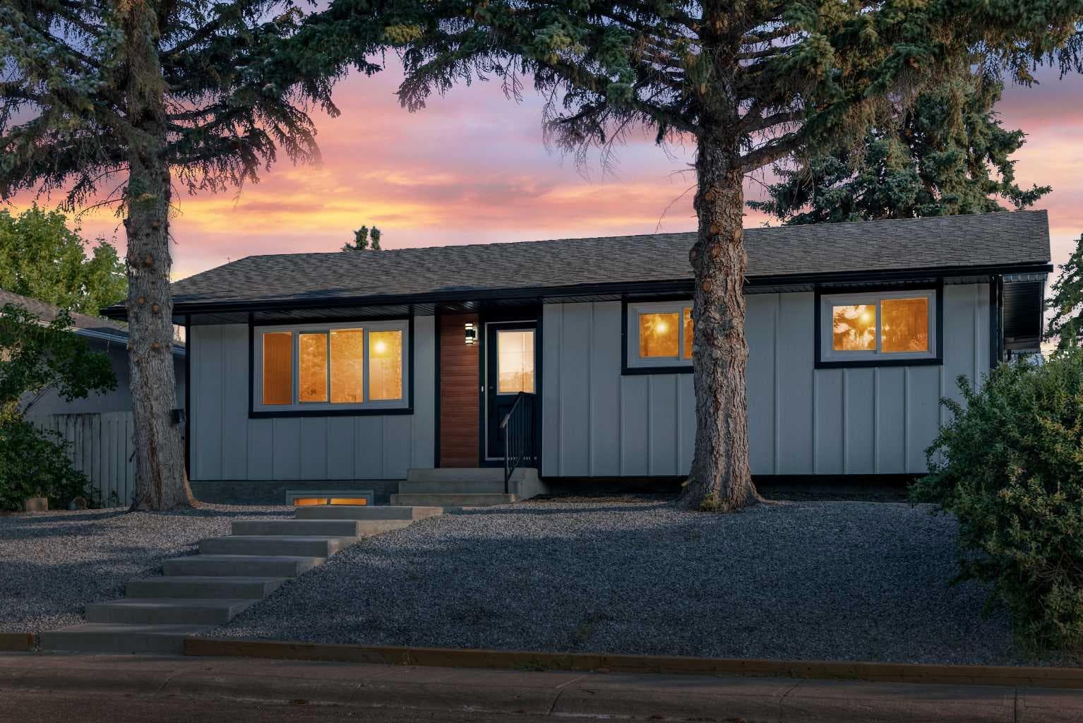 808 Avonlea Place SE — photo 3