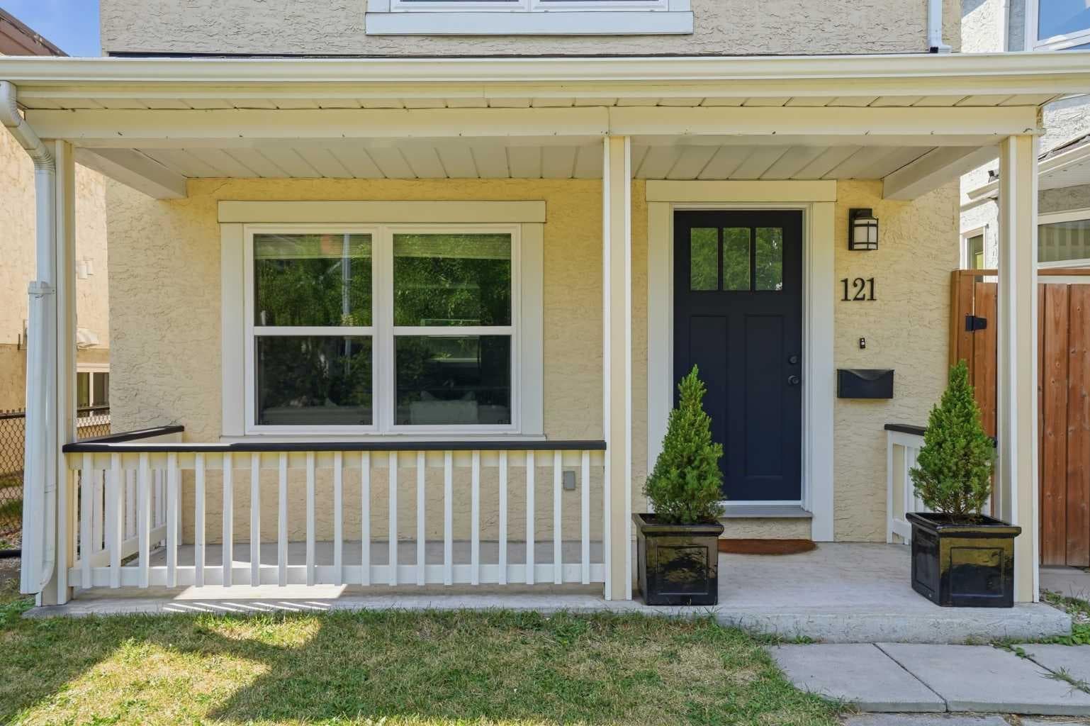 121 15 Street NW — photo 2