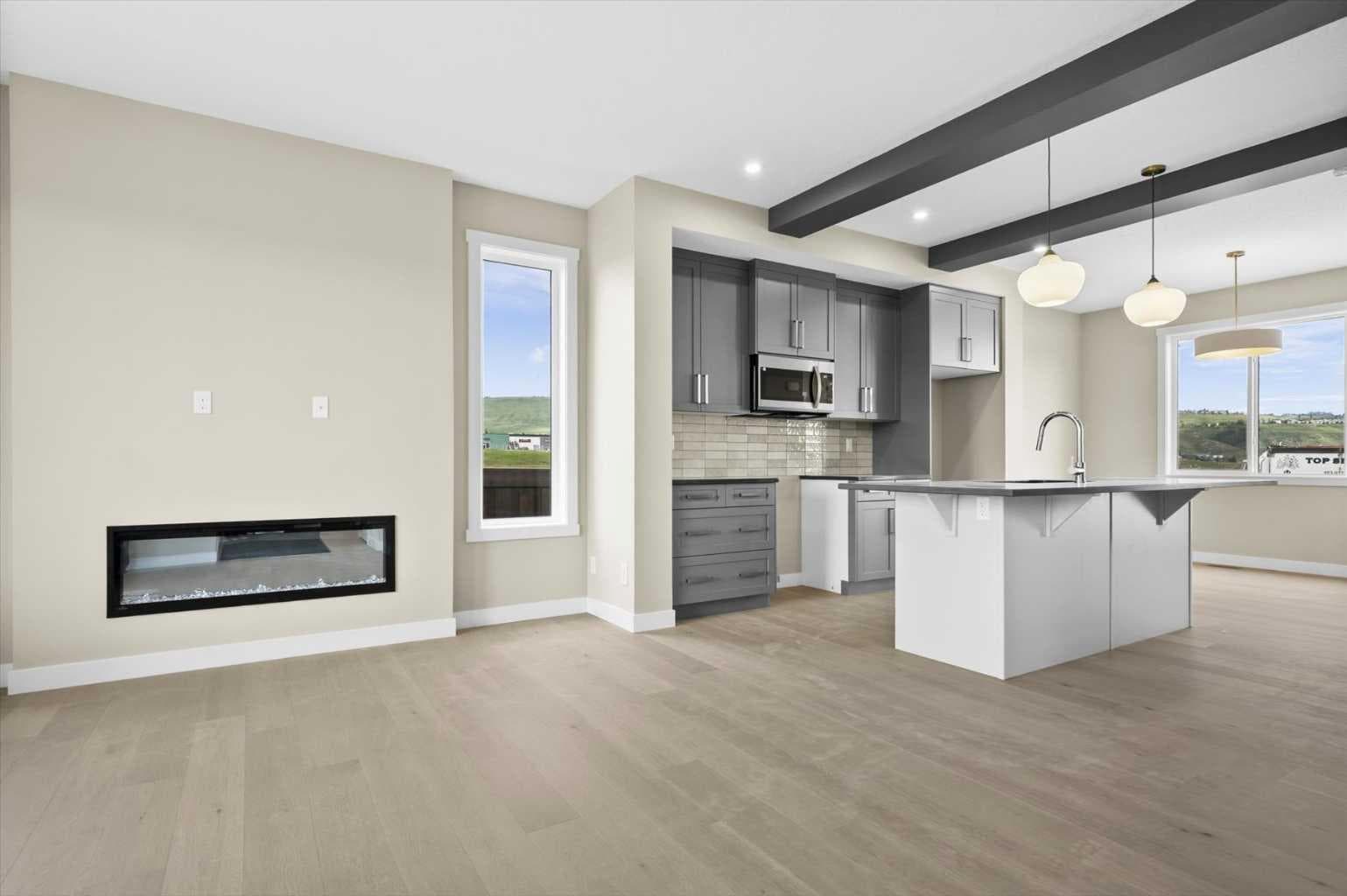 404 River Avenue — photo 4