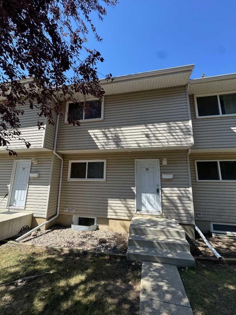 36, 55 Lemoyne Crescent W — photo 1