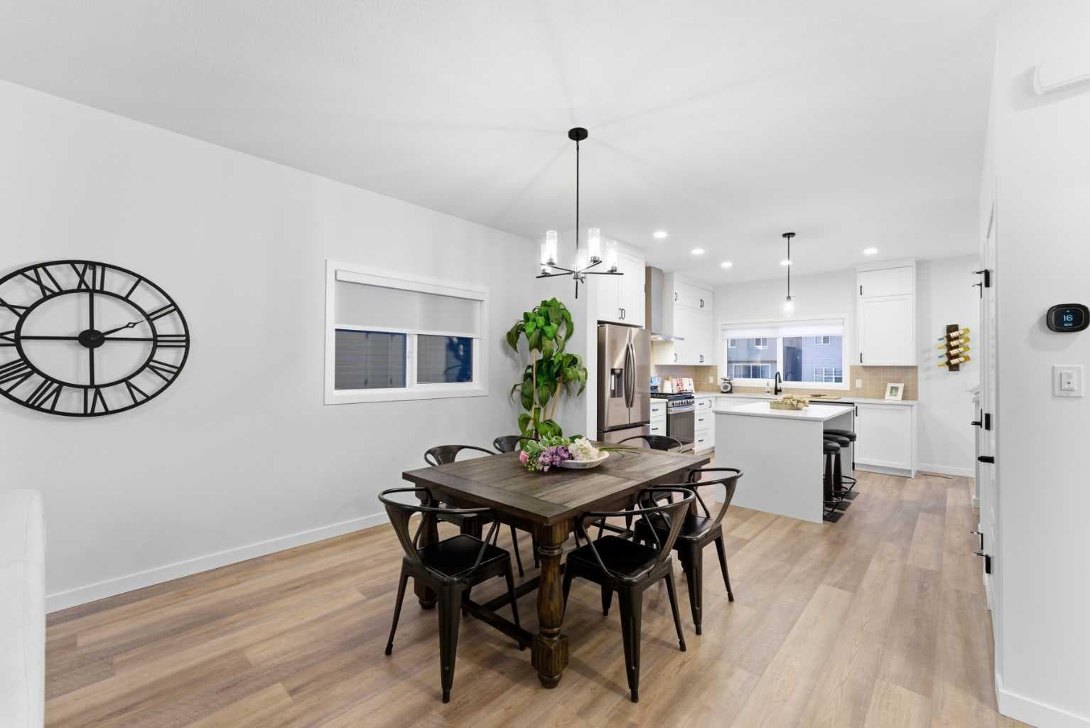 994 Chinook Winds Meadow SW — photo 4