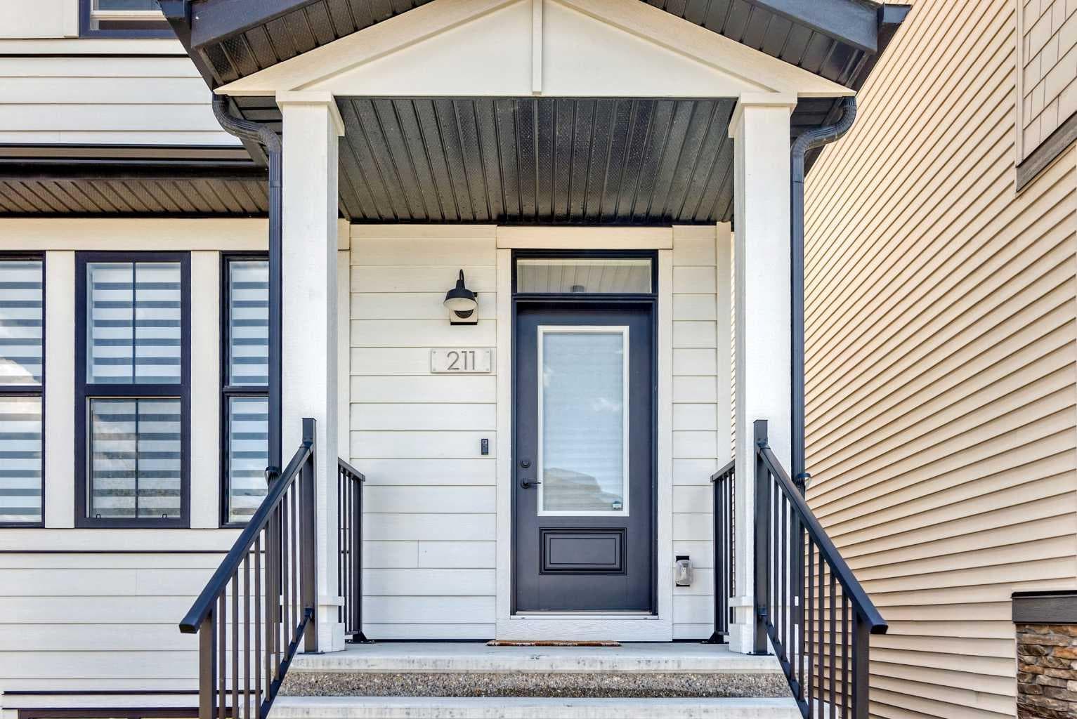 211 Silverton Glen Crescent SW — photo 4
