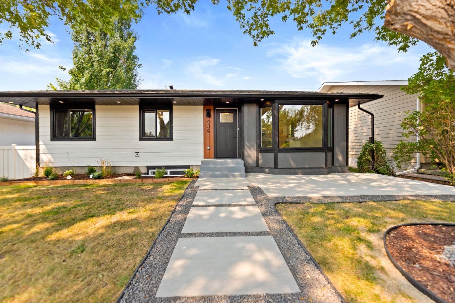 439 Arlington Drive SE — photo 3