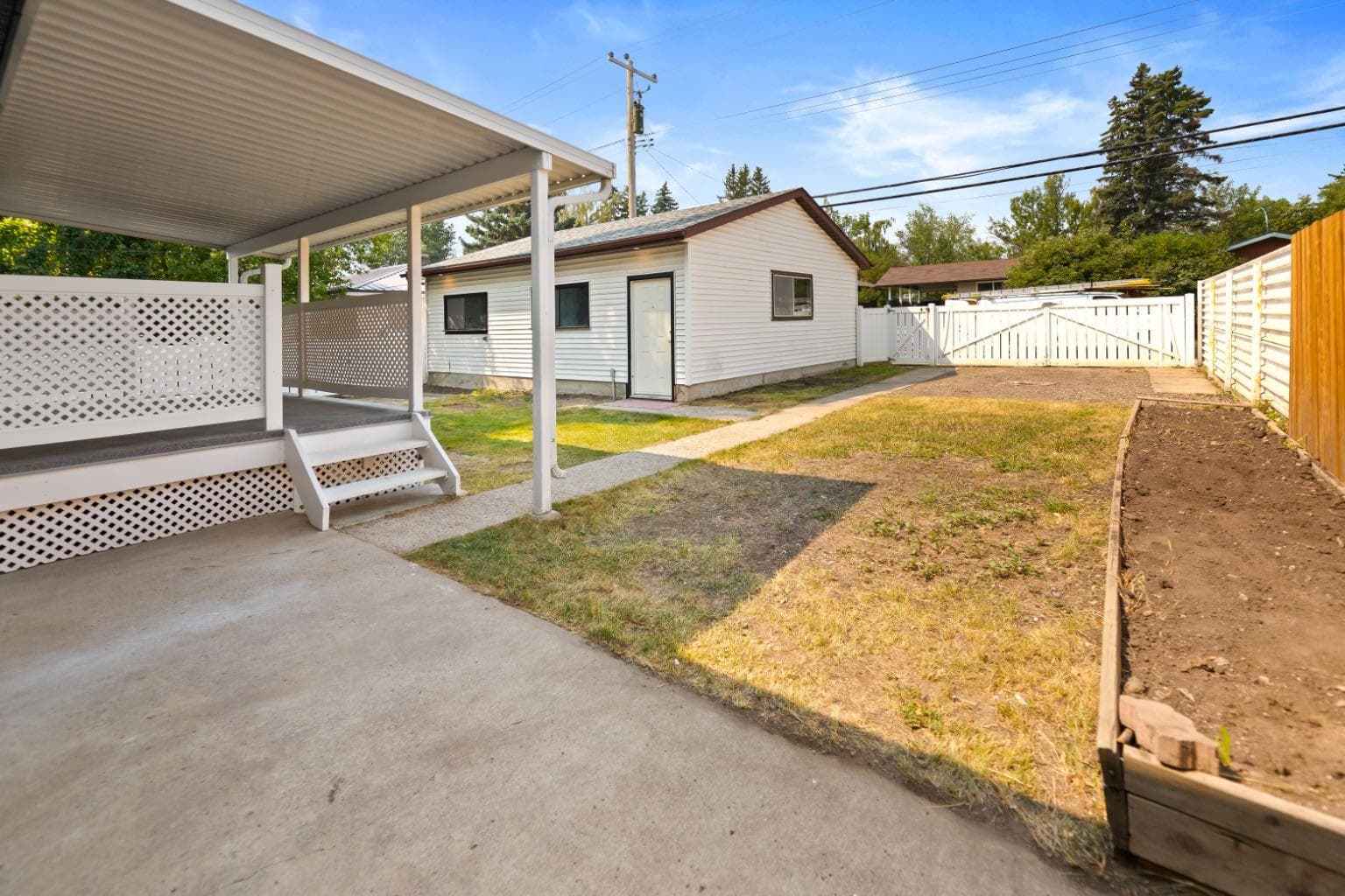 439 Arlington Drive SE — photo 5