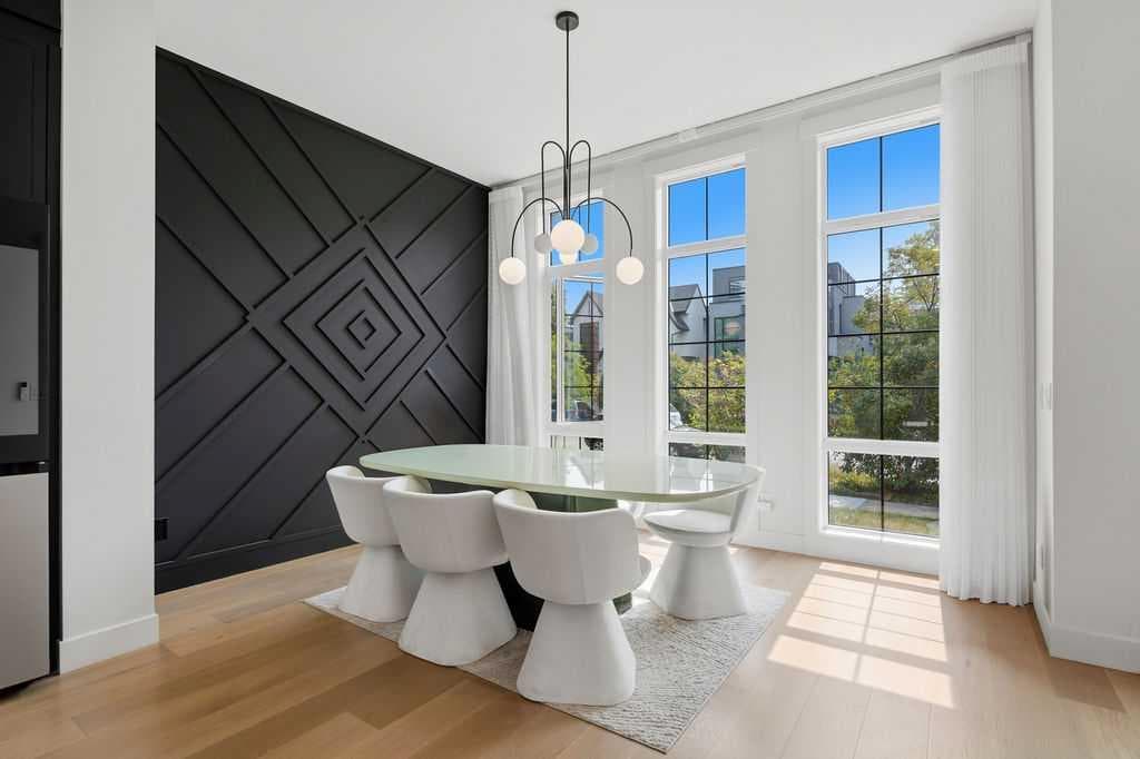 136 10 Avenue NW — photo 3