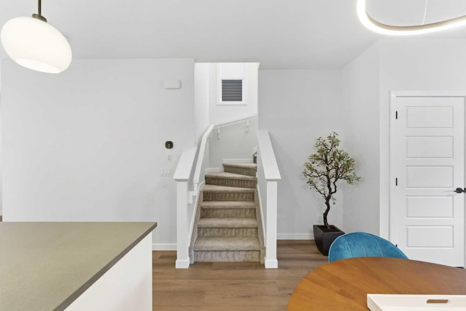 990 Chinook Winds Meadow SW — photo 5