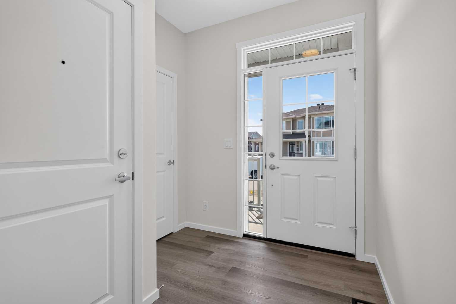 110 Yorkstone Villas SW — photo 5
