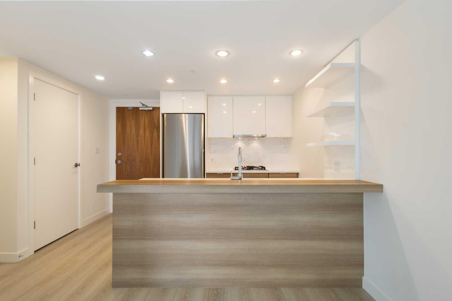 710, 108 Waterfront Court — photo 3