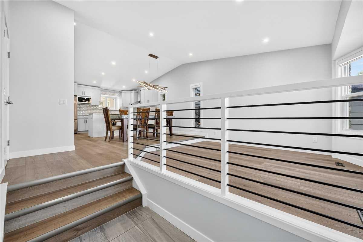 55 Whitehaven Crescent NE — photo 3