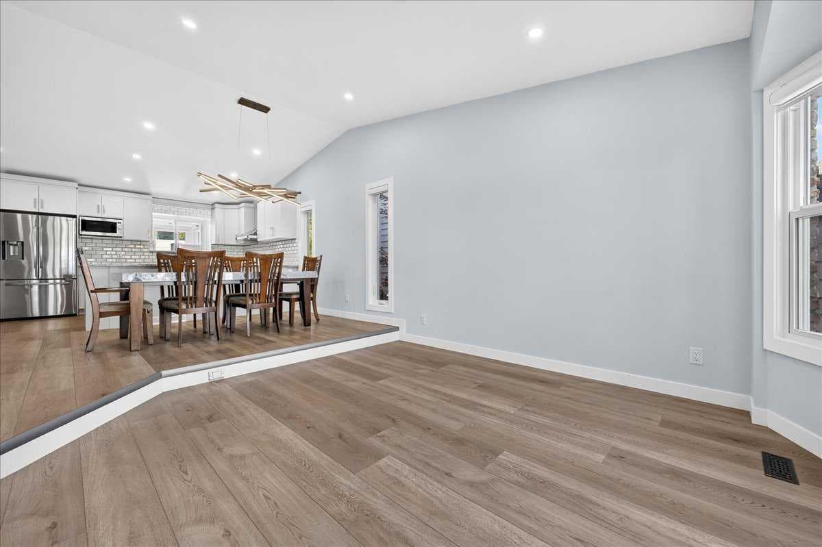 55 Whitehaven Crescent NE — photo 5