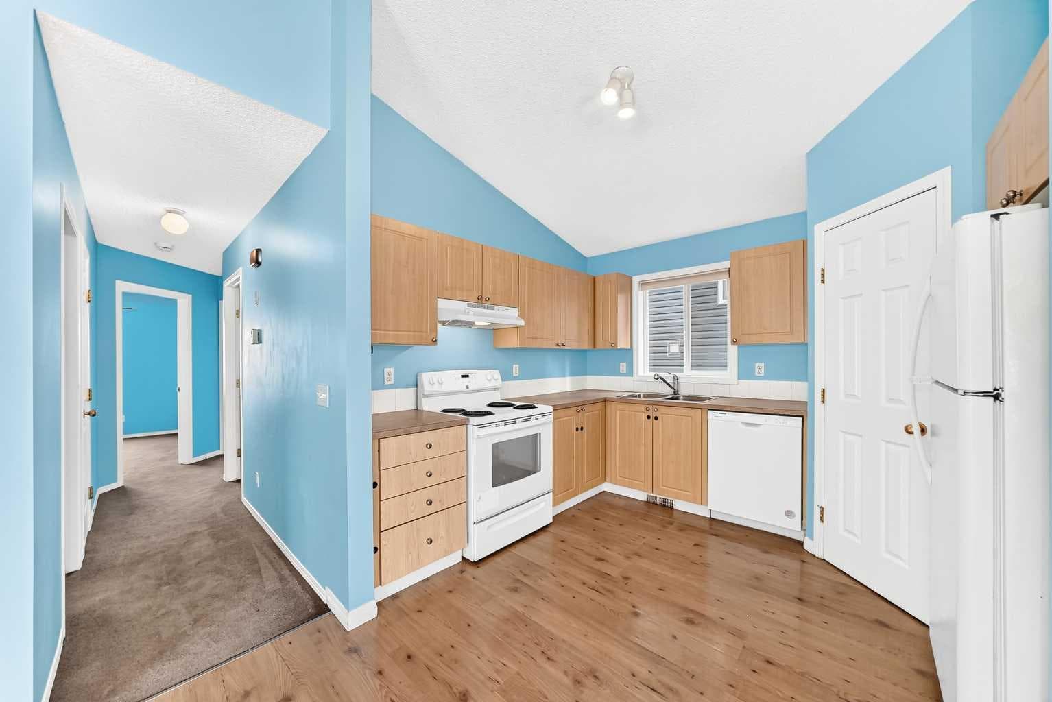 76 Coville Close NE — photo 5