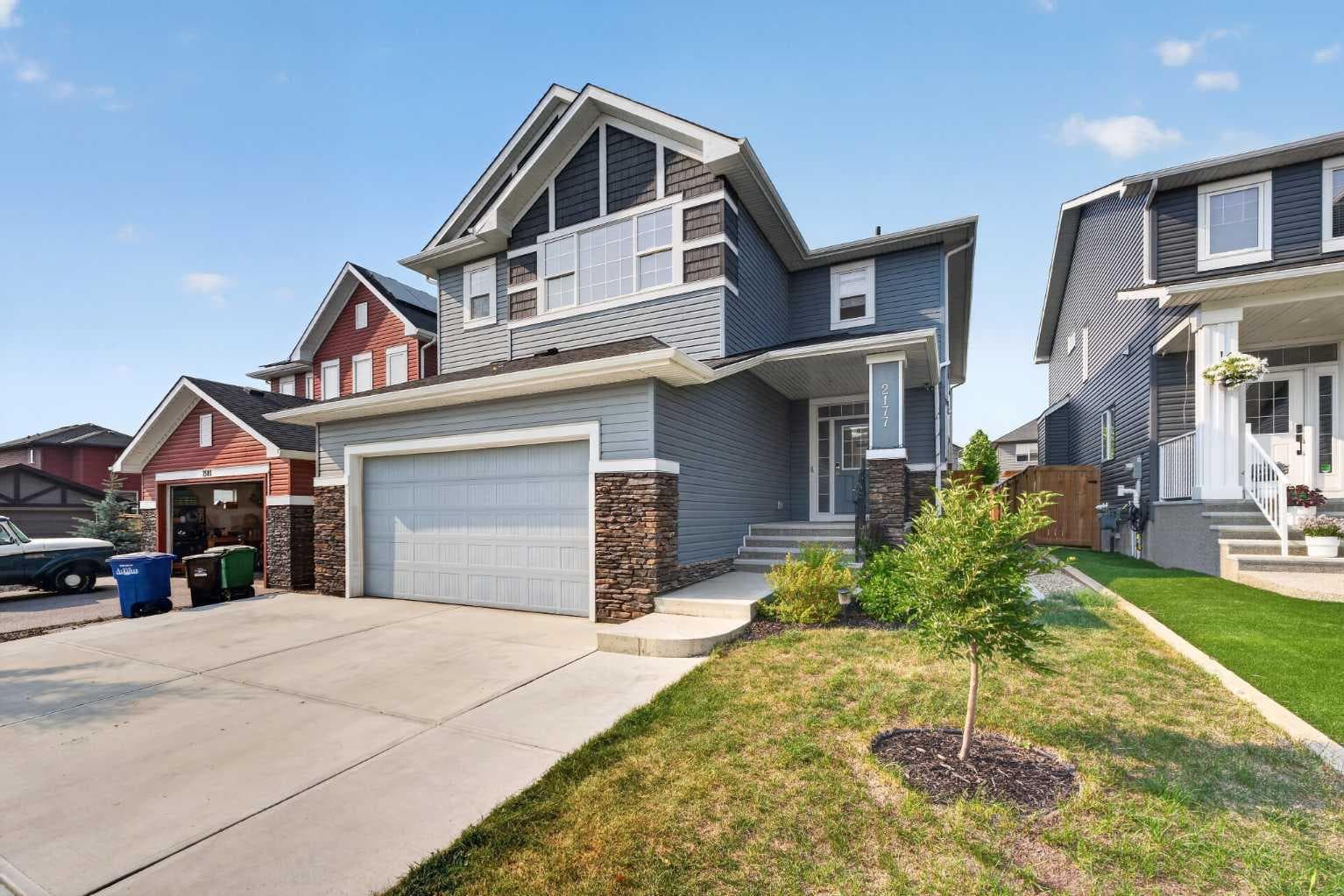 2177 Ravensdun Crescent SE — photo 1