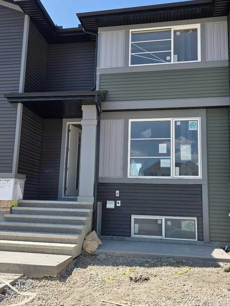 191 Lanark Gate SE — photo 1
