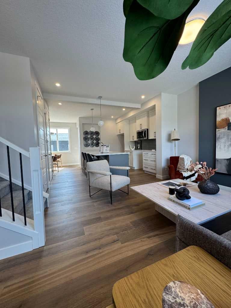 191 Lanark Gate SE — photo 5
