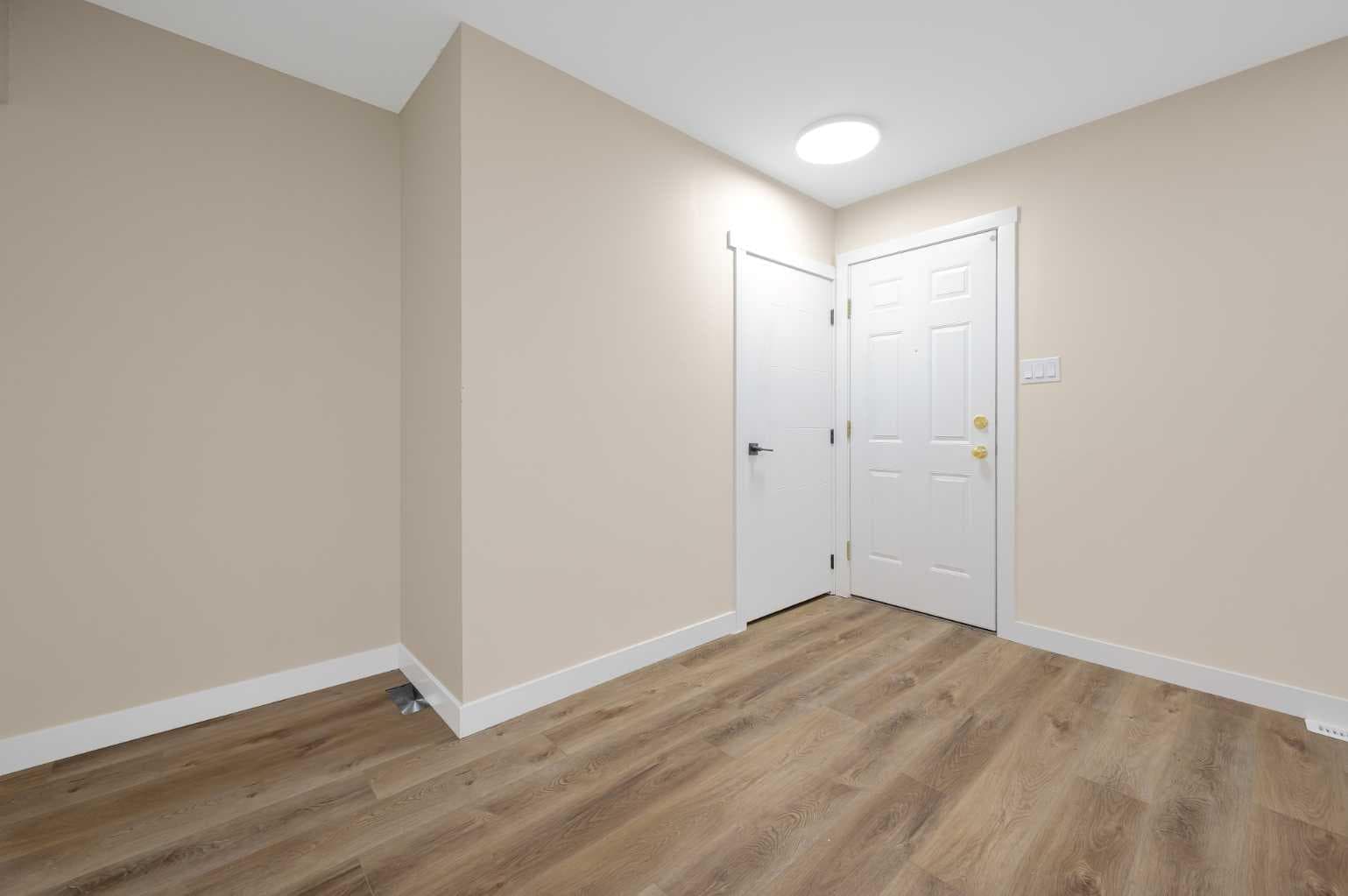 2231 40 Street SE — photo 4