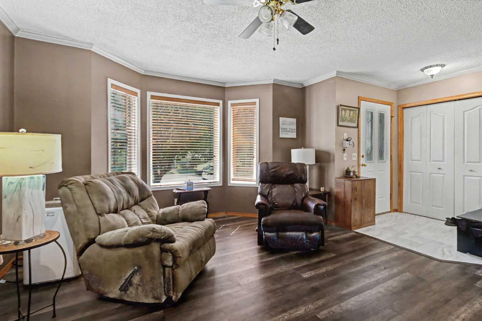 311 Erin Circle SE — photo 3