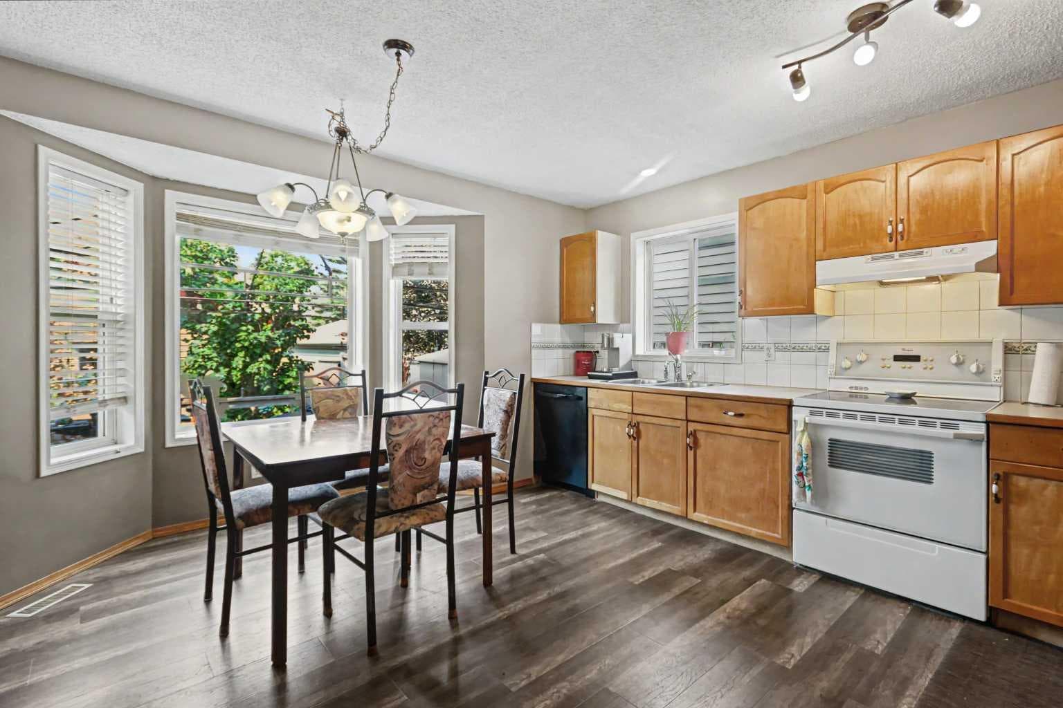 311 Erin Circle SE — photo 5