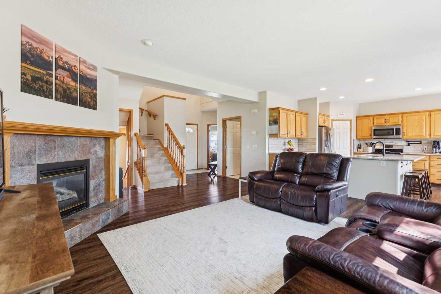 16 Henderson Bay NE — photo 4