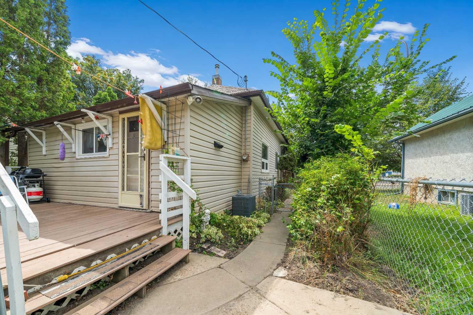 511B Maple Avenue SE — photo 1