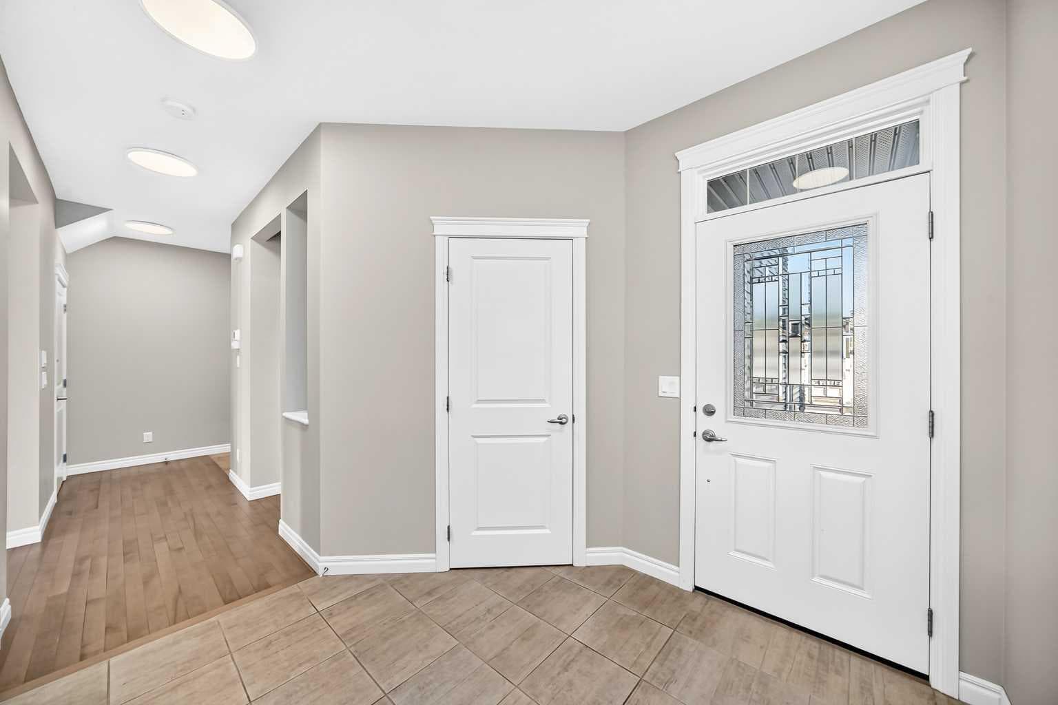82 Nolanhurst Rise NW — photo 4