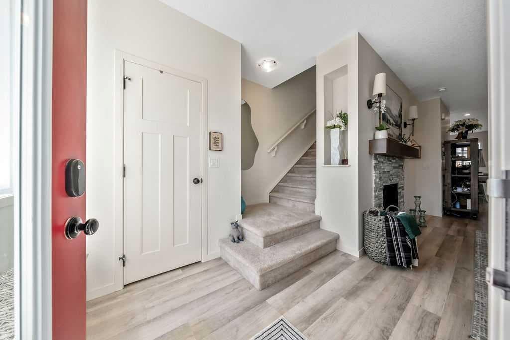 114 Seton Grove SE — photo 2
