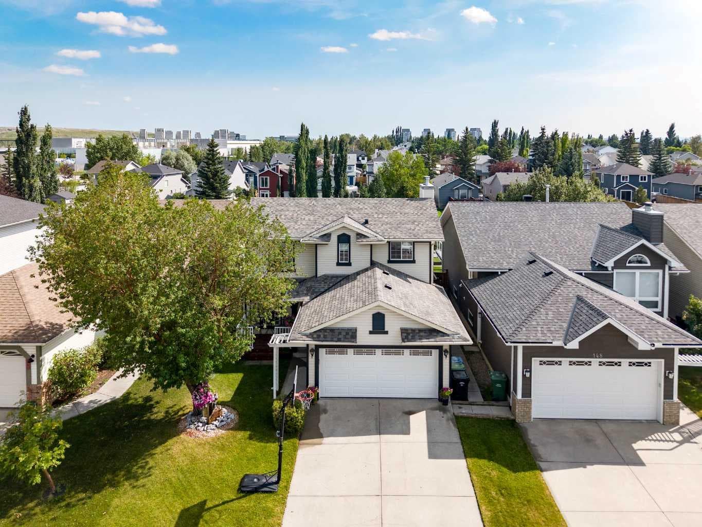144 Riverstone Crescent SE — photo 2
