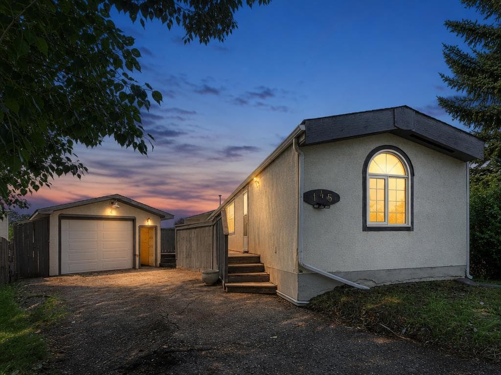 145 Spring Haven Mews SE — photo 1
