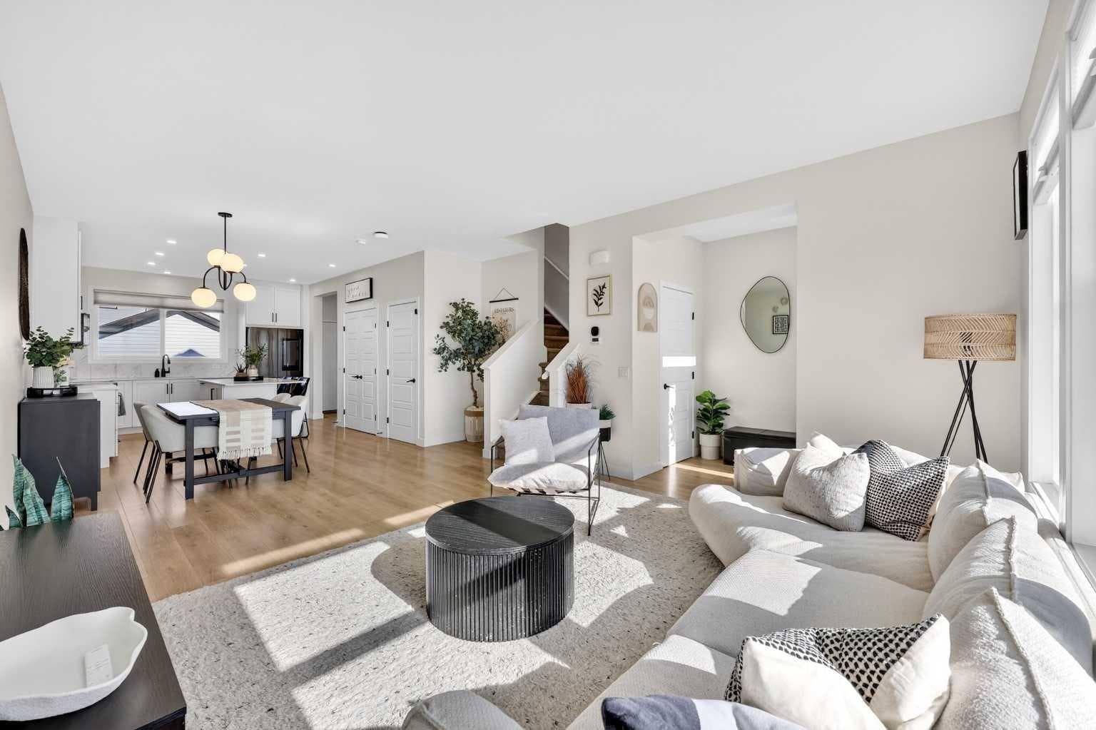87 Heirloom Boulevard SE — photo 1