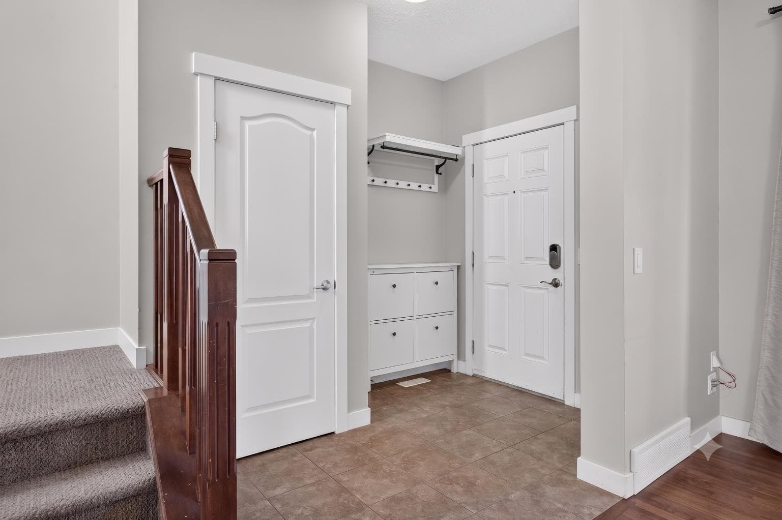 22 Panora Road NW — photo 3