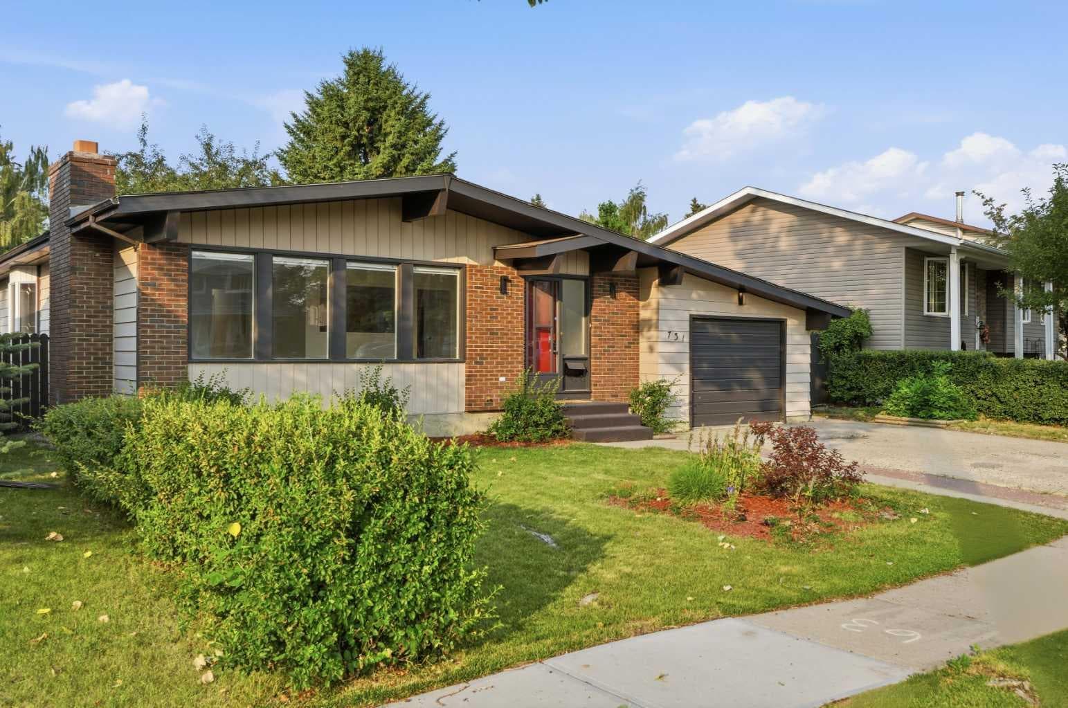 731 Queensland Drive SE — photo 2