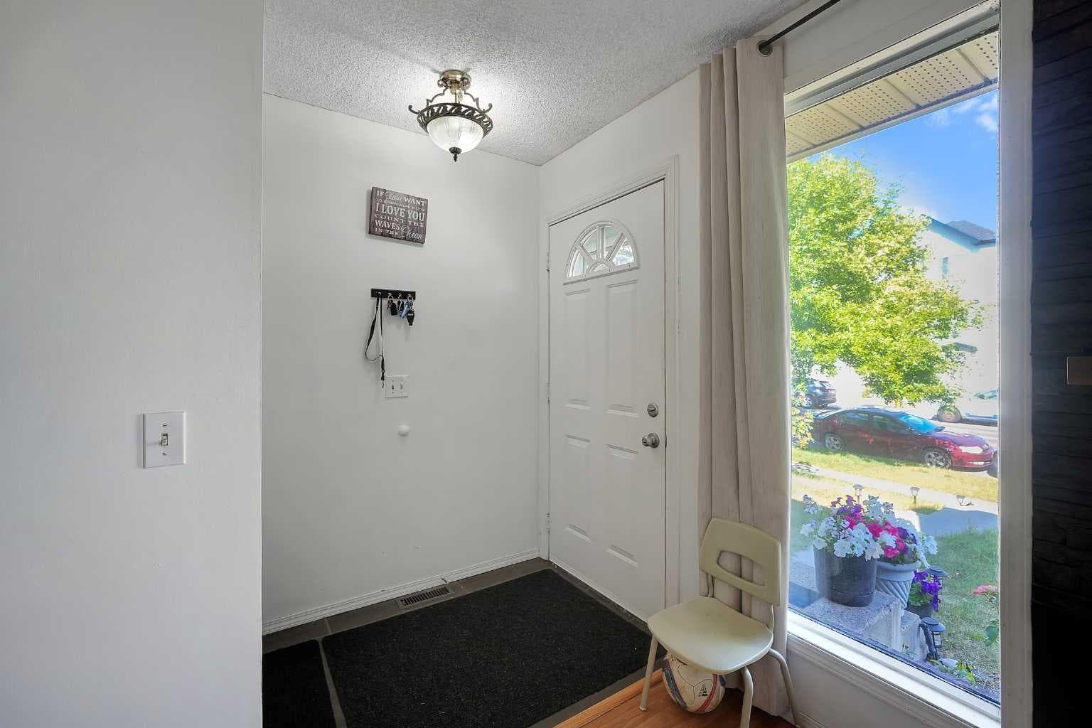 6507 Rundlehorn Drive NE — photo 2