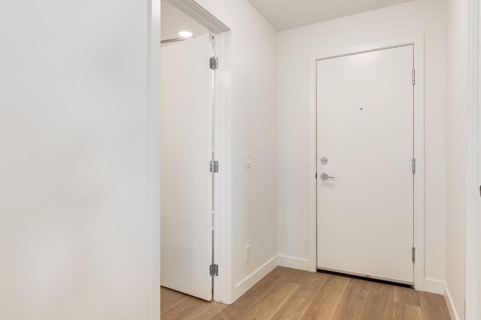 2416, 8500 19 Avenue SE — photo 3
