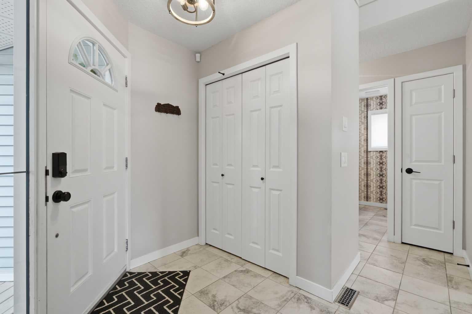 161 Douglasbank Way SE — photo 5