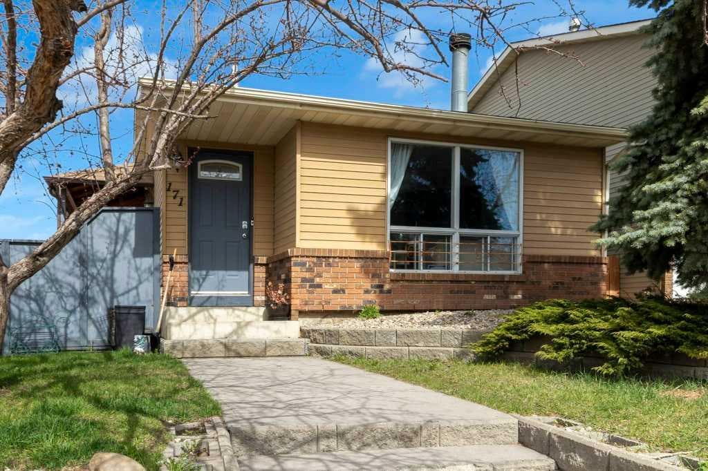 171 Erin Mount Place SE — photo 1