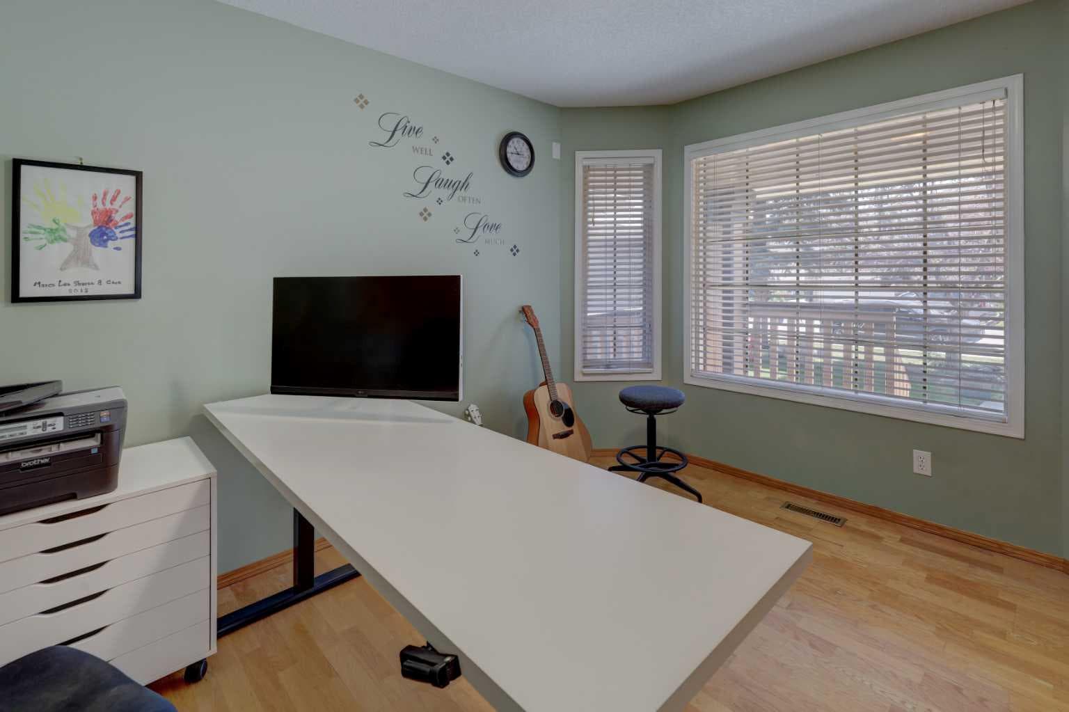 189 Citadel Crest Park NW — photo 2