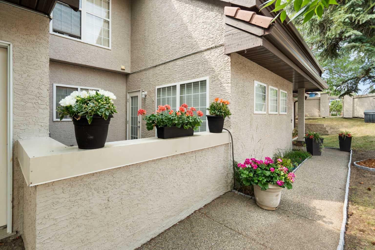 101, 1997 Sirocco Drive SW — photo 2
