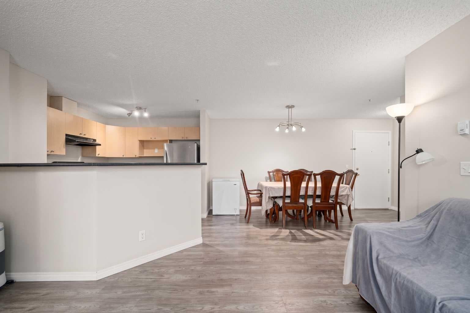 2105, 2371 Eversyde Avenue SW — photo 4